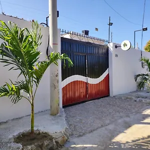 Gongori Living House Pensión Playa Dormida